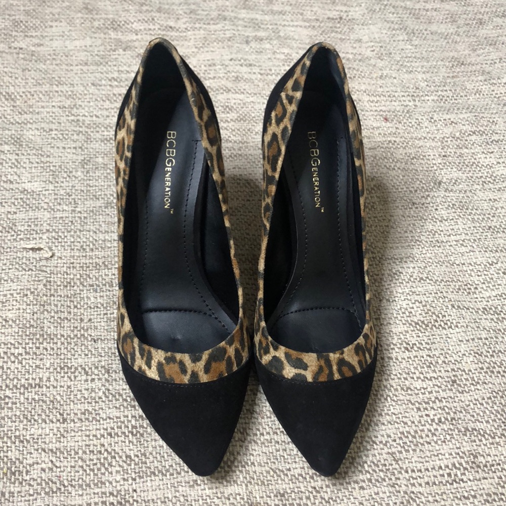 BCBGeneration LEOPARD PRINT/BLACK SUEDE HEELS SZ 8